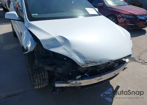 2023 Tesla Model X Dual Motor All-Wheel Drive/Standard Range z USA, uszkodzony, nr VIN 7SAXCDE5XPF381341